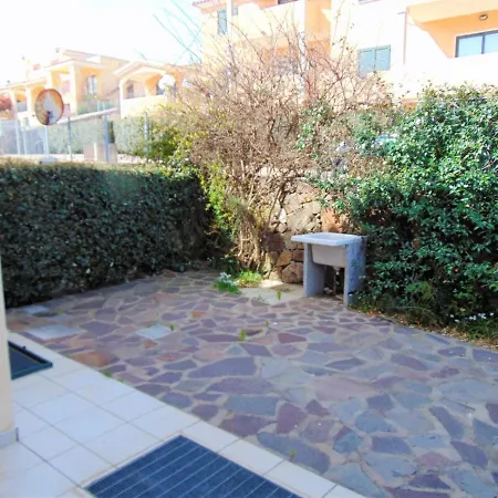 Franculacciu, San Teodoro アパート